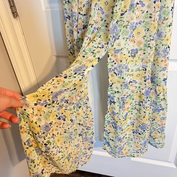 Astr Yellow Floral Puff-Sleeve Maxi Dress with Leg Slit - Picture 5 of 8